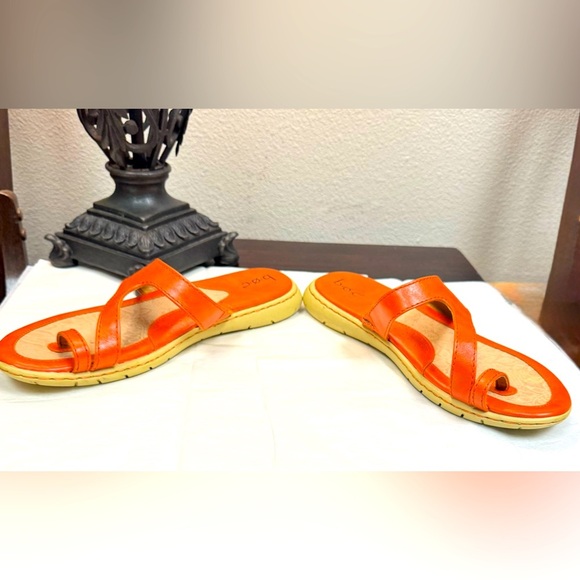b.o.c. Orange Vibrant Summertime Sandals with Curved Strap Design size 10M - Picture 4 of 9